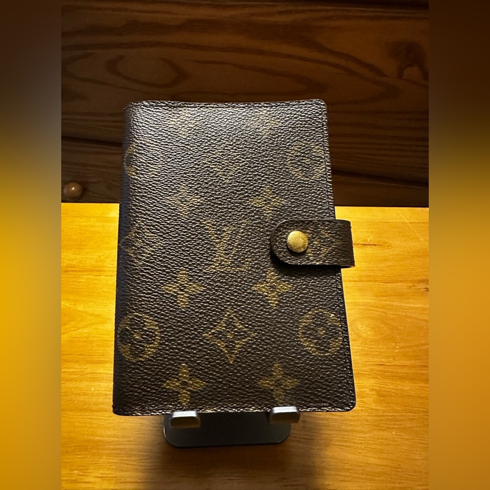 Louis Vuitton Brown Monogram Agenda in Like New Condition